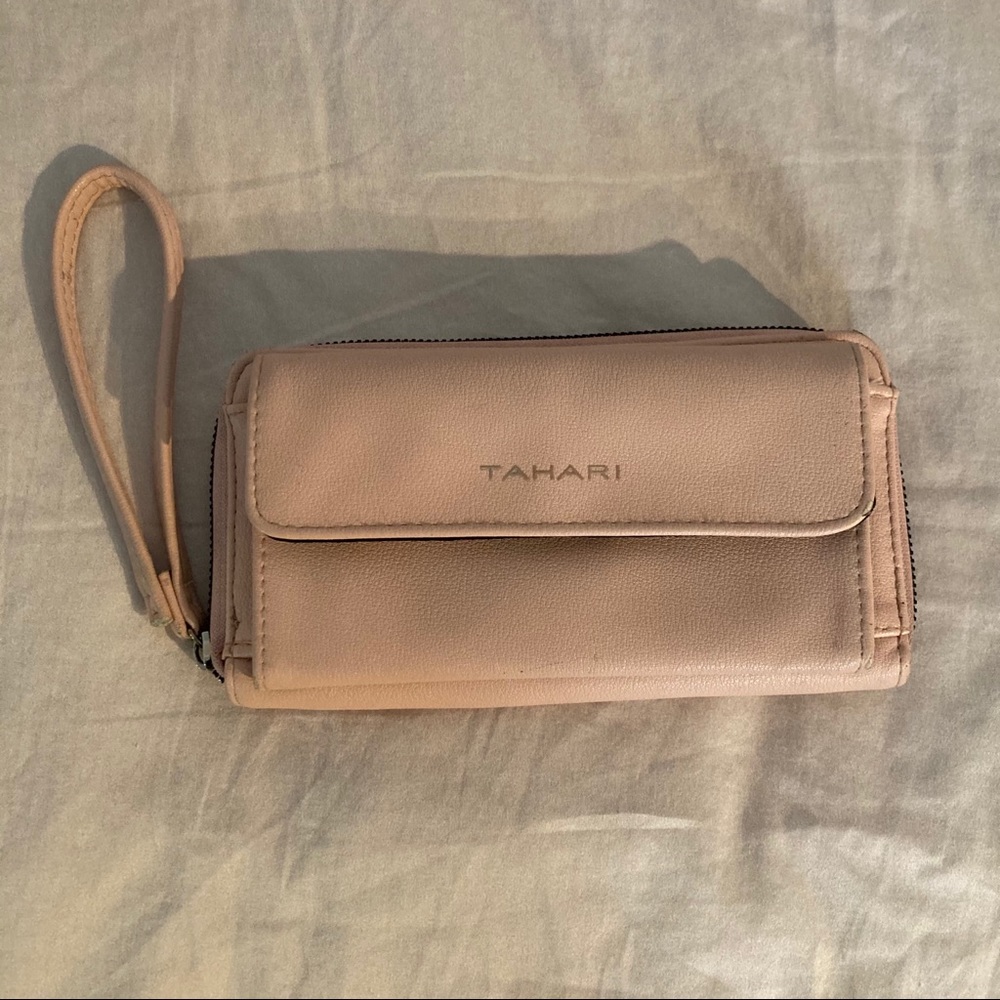 TAHARI light pink wallet